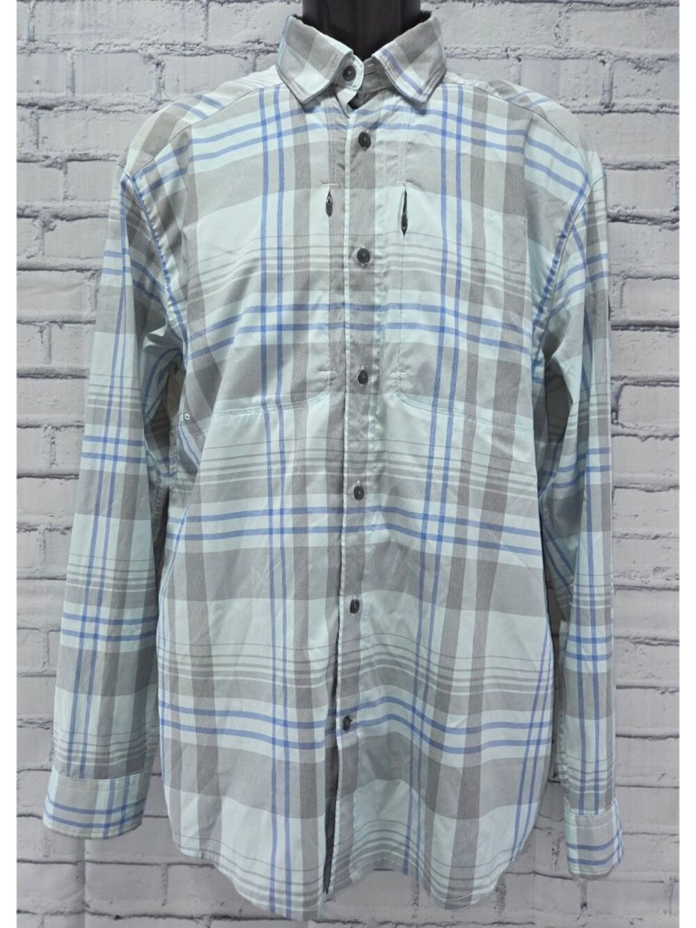 Under Armour HeatGear Plaid Long Sleeve Button-Up Shirt Medium Blue & Gray